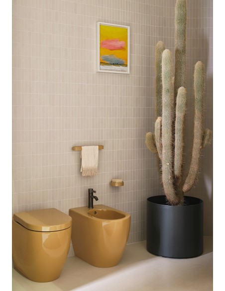 Vaso con scarico a terra in ceramica wc completo di copriwater per arredo  bagno